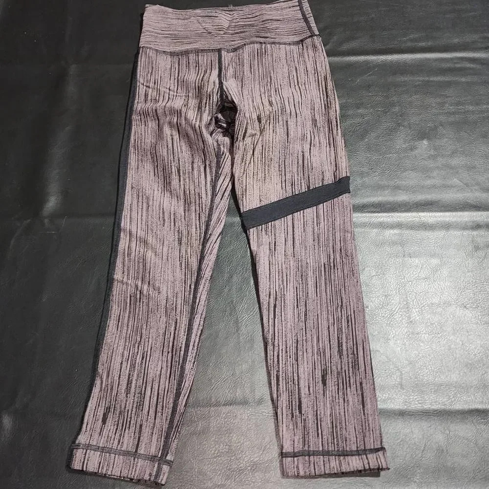 Vimmia WomensโPurple Cropโ Leggings XS